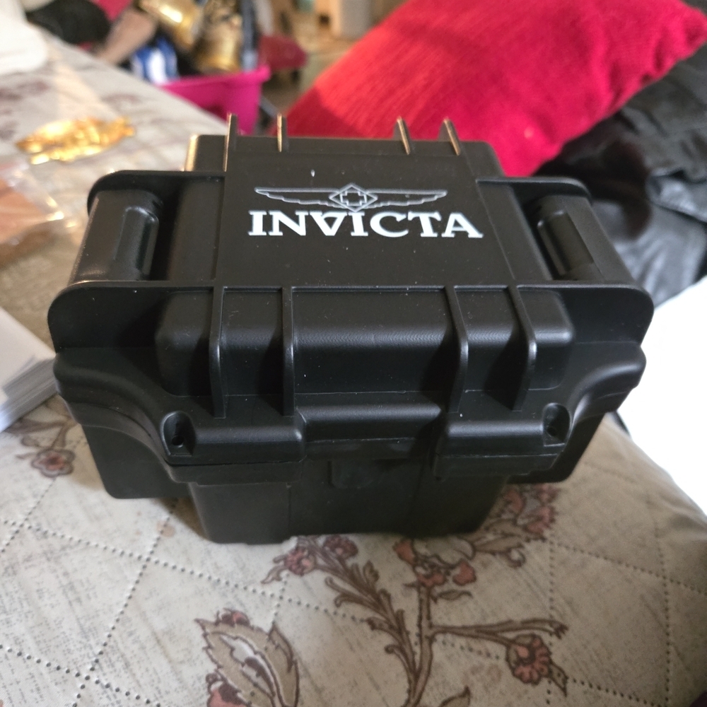 Invicta Single Slot Watch Hard Shell Foam-Lined Impact Travel/Storage Case